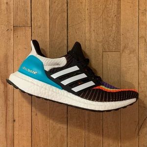 NEW Adidas Originals Women's Ultraboost DNA Black/White Size 5W Rainbow workout